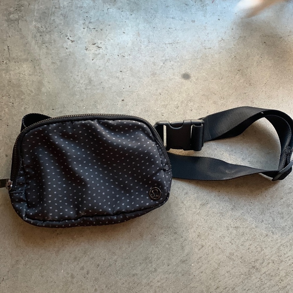 Lululemon cross body everyday belt bag
